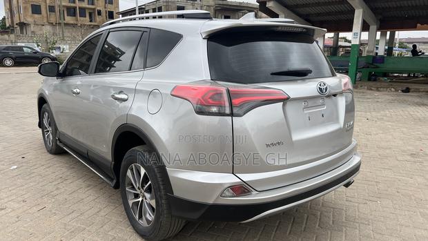 Toyota RAV4 2018 Gray