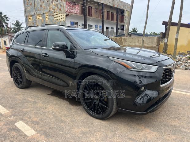 Toyota Highlander Platinum 2022 Black