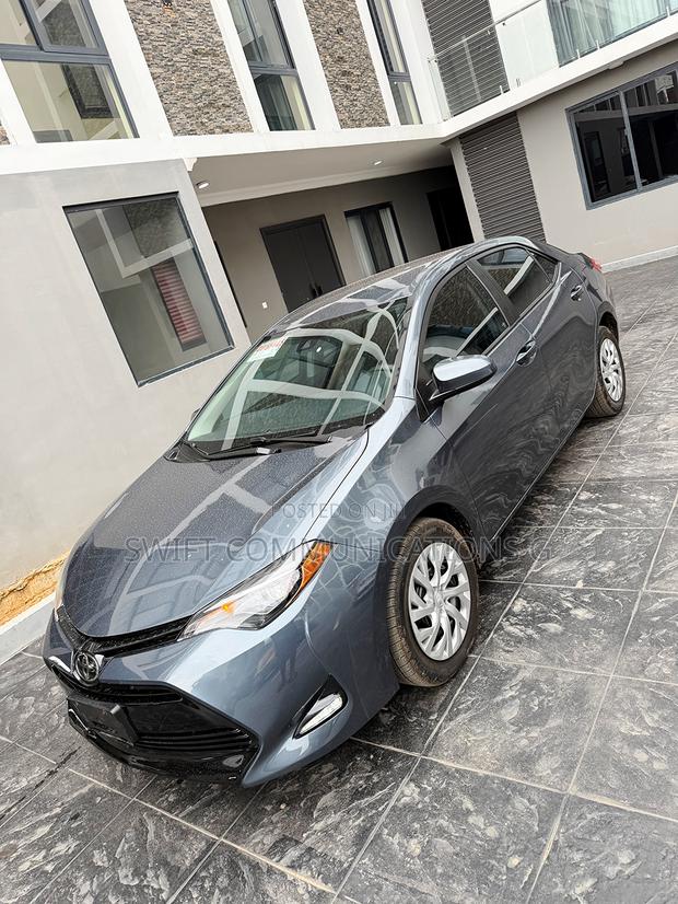 Toyota Corolla LE ECO 4dr Sedan (1.8L 4cyl CVT) 2017 Blue