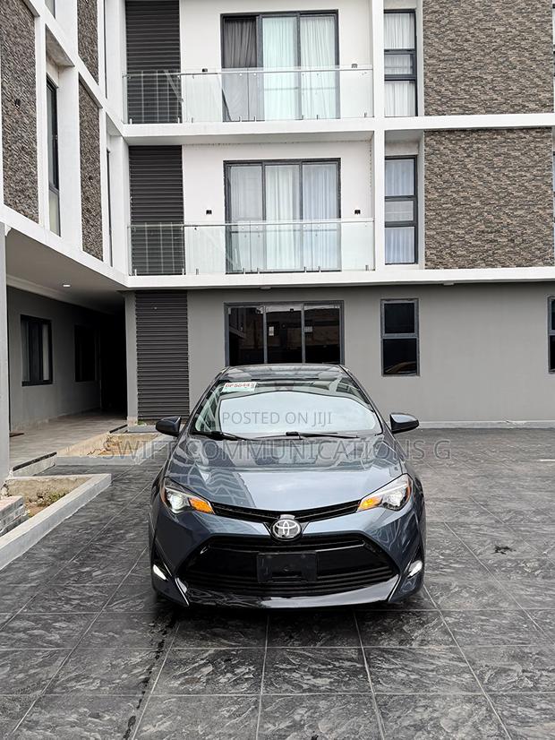 Toyota Corolla LE ECO 4dr Sedan (1.8L 4cyl CVT) 2017 Blue