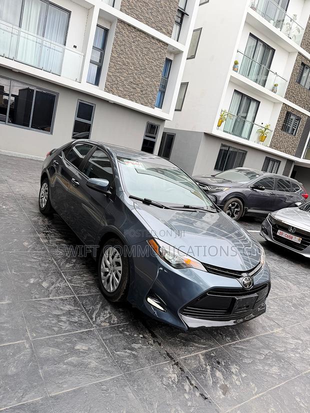Toyota Corolla LE ECO 4dr Sedan (1.8L 4cyl CVT) 2017 Blue