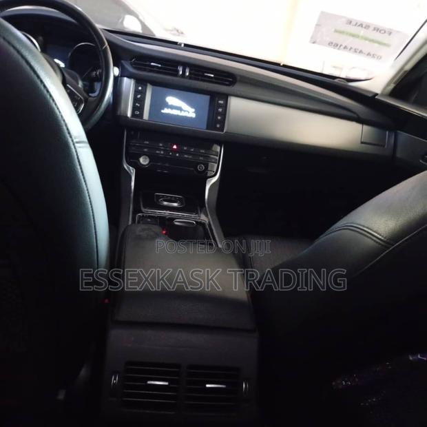 Jaguar XF 2017 White