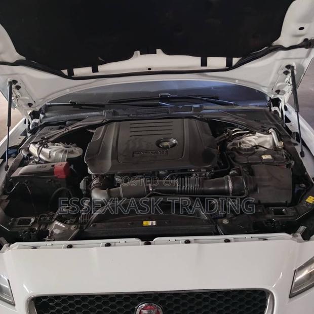 Jaguar XF 2017 White