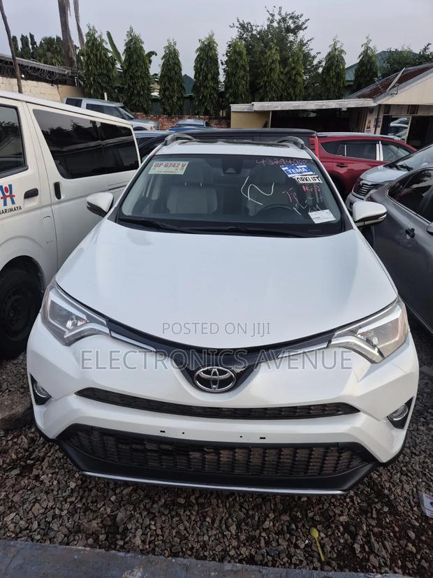 Toyota RAV4 2018 White