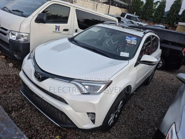 Toyota RAV4 2018 White
