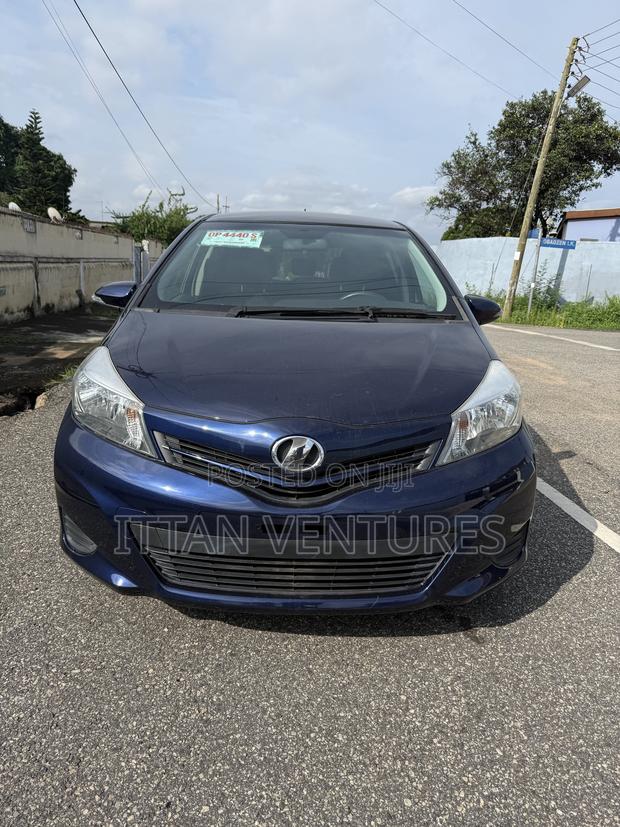 Toyota Vitz 2012 Blue