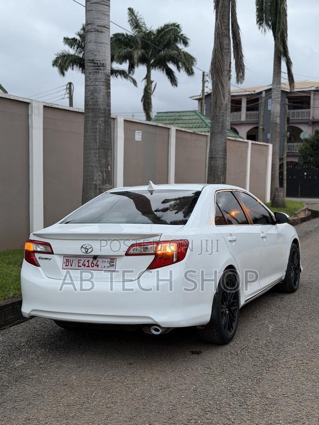 Toyota Camry SE Sport 4dr Sedan (2.5L 4cyl 6A) 2014 White