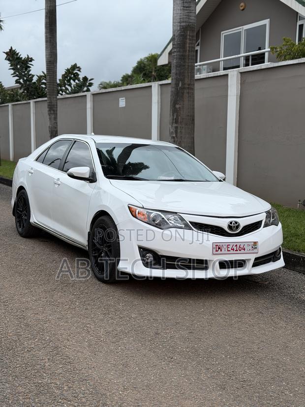 Toyota Camry SE Sport 4dr Sedan (2.5L 4cyl 6A) 2014 White