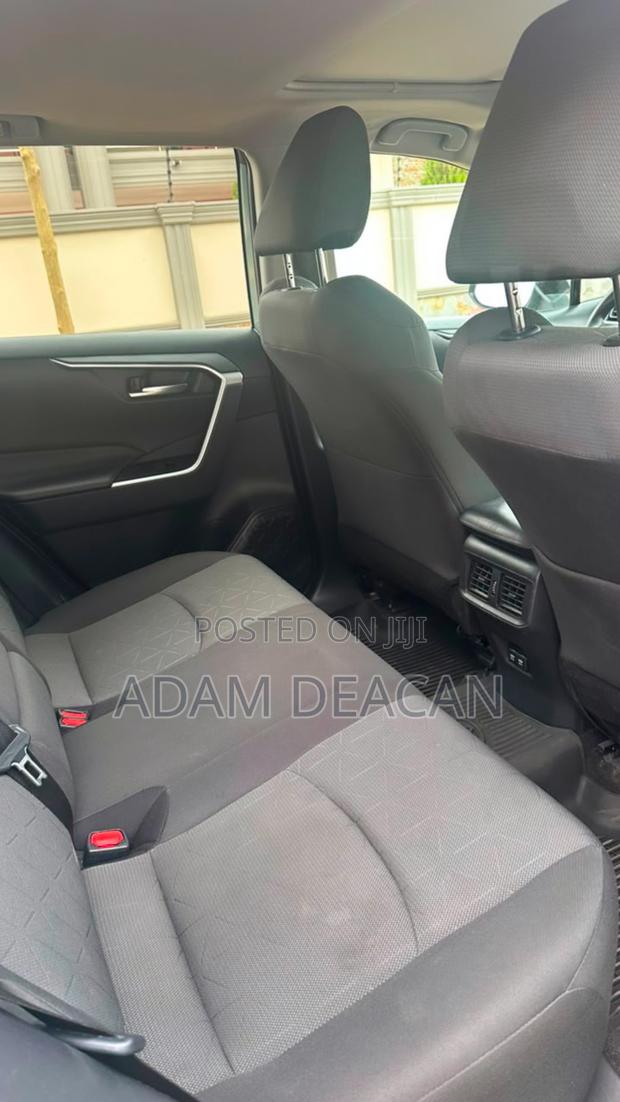Toyota RAV4 XLE Premium AWD 2020 Green