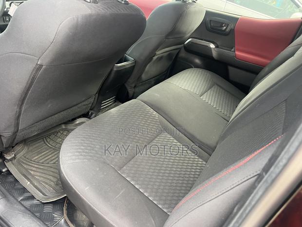Toyota Tacoma SR5 Double Cab 5' Bed V6 AT 2023 Black