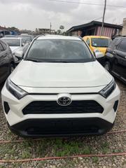 Toyota RAV4 XLE 2022 White for sale