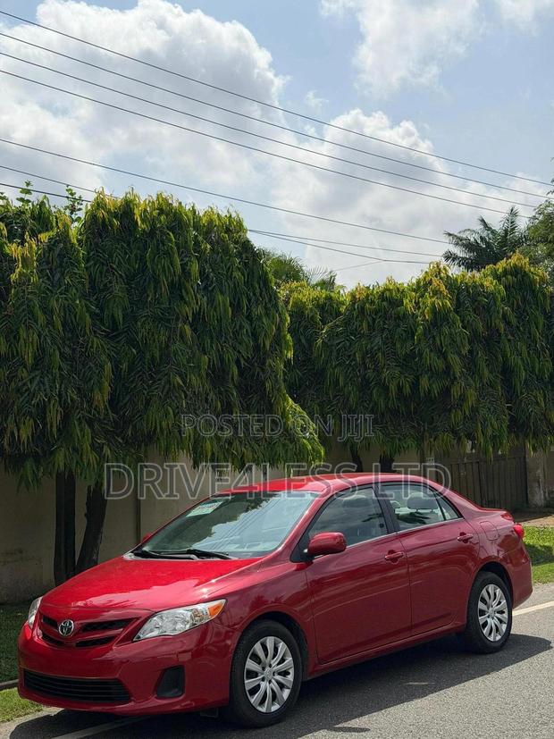 Toyota Corolla 2013 Red