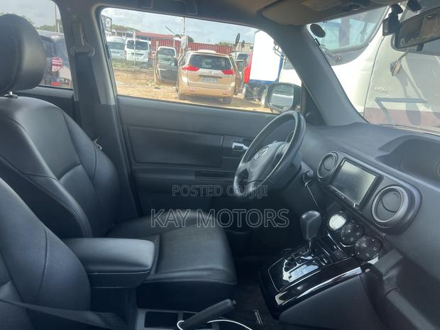 Toyota Corolla Rumion Hatchback 1.8 AWD 2011 Black