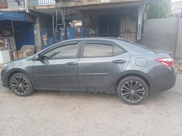 Toyota Corolla 2016 Gray