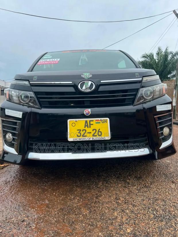 Toyota Voxy 2015 Black