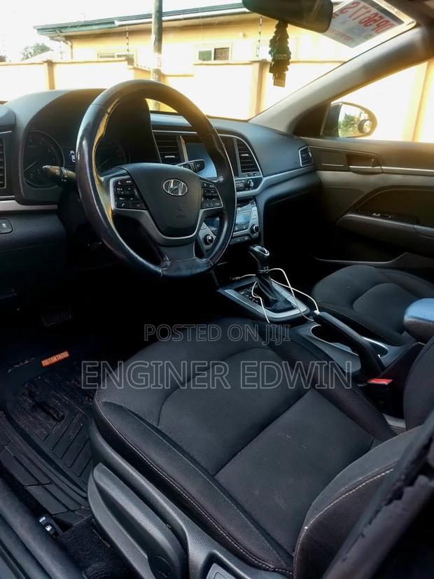 Hyundai Elantra 2017 Black