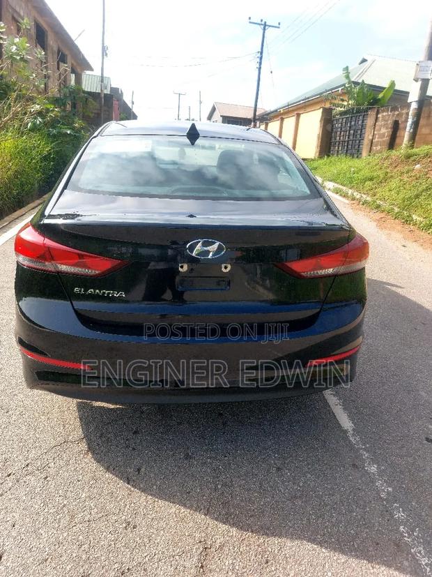 Hyundai Elantra 2017 Black