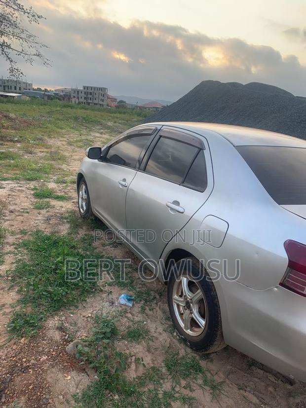 Toyota Belta 2012 Silver