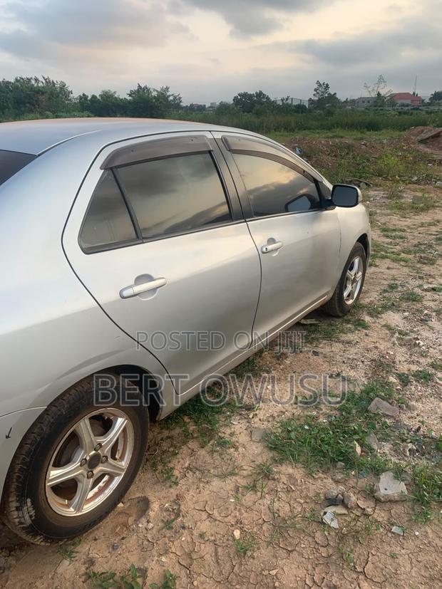 Toyota Belta 2012 Silver
