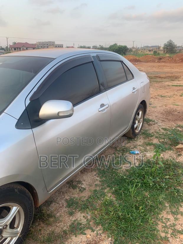 Toyota Belta 2012 Silver