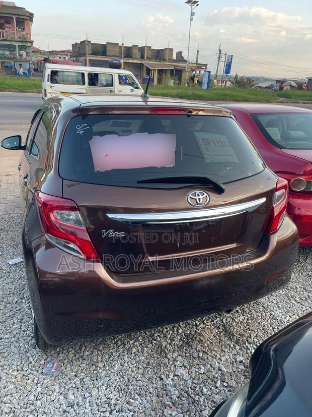 Toyota Vitz 1.3 FWD 5dr 2015 Brown