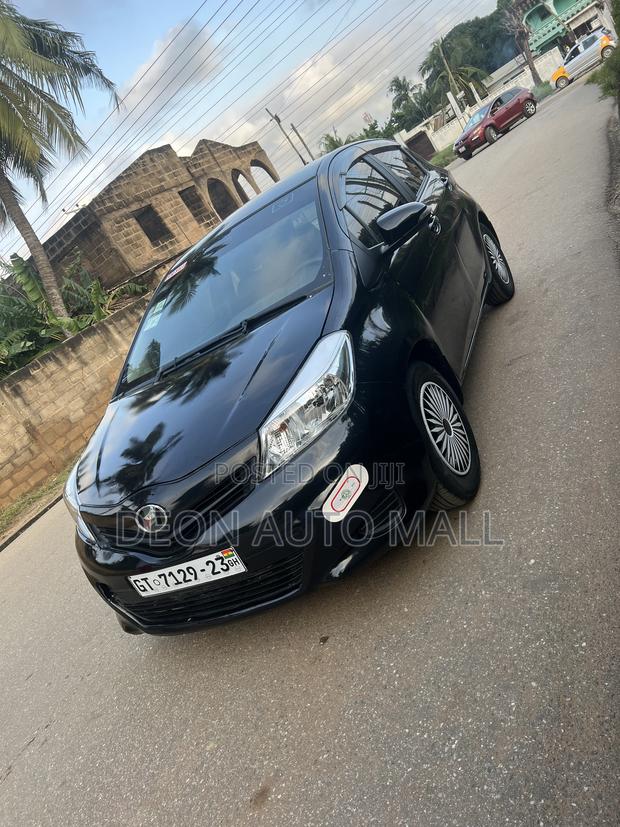 Toyota Vitz 1.3 FWD 5dr 2013 Black