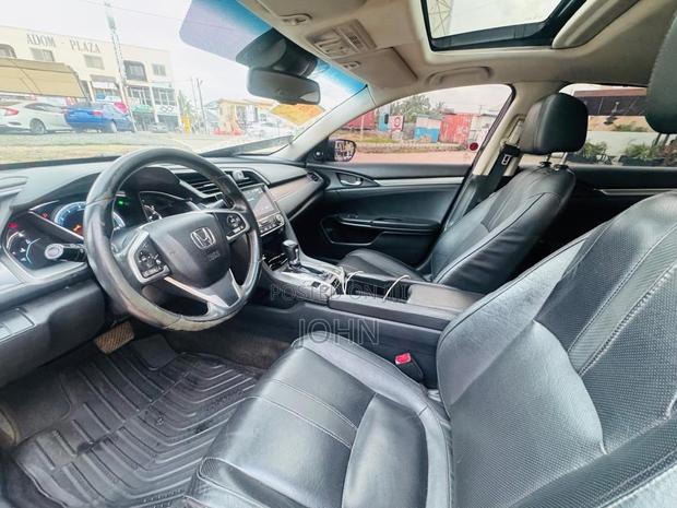 Honda Civic Touring 4dr Sedan (1.5L 4cyl) 2016 Gray