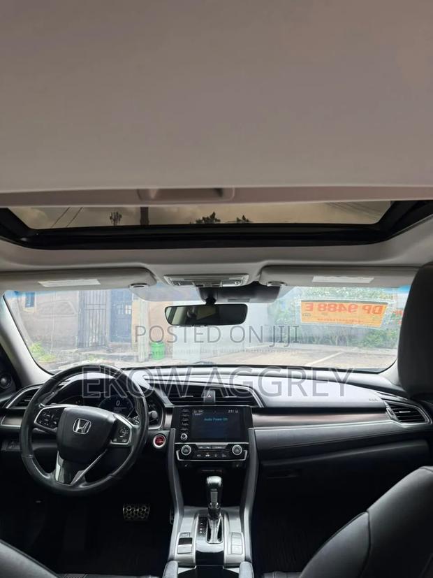 Honda Civic Touring Sedan 2019 White