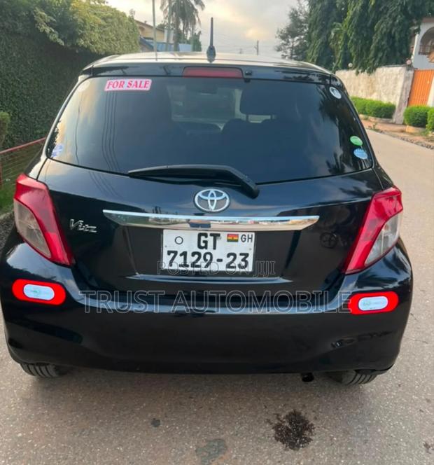 Toyota Vitz 1.3 FWD 5dr 2013 Black