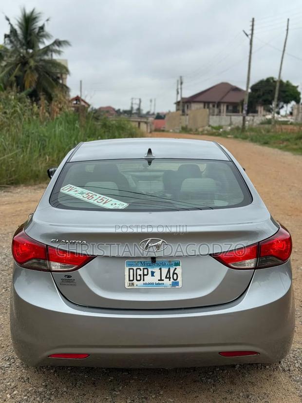 Hyundai Elantra GLS Sedan FWD (1.8L 4cyl 6M) 2013 Gray