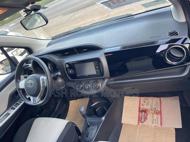 Toyota Vitz 1.3 FWD 5dr 2015 Brown