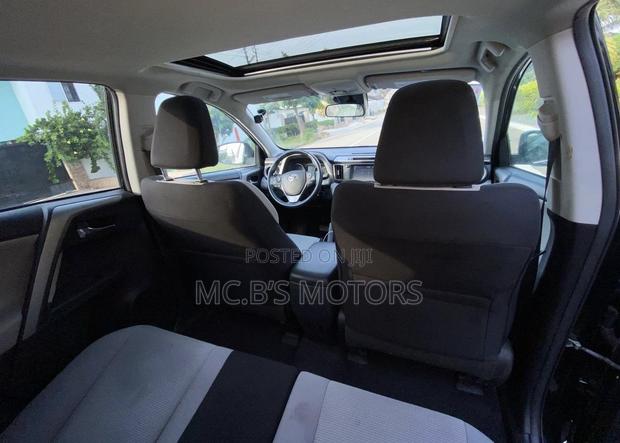 Toyota RAV4 XLE 4dr SUV AWD (2.5L 4cyl 6A) 2018 Black