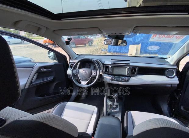 Toyota RAV4 XLE 4dr SUV AWD (2.5L 4cyl 6A) 2018 Black
