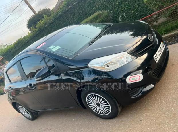 Toyota Vitz 1.3 FWD 5dr 2013 Black