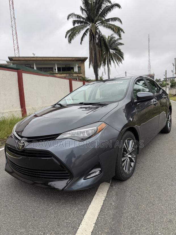 Toyota Corolla LE Eco (1.8L 4cyl 2A) 2018 Gray