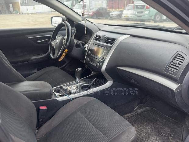 Nissan Altima 2.5 SL 4dr Sedan (2.5L 4cyl CVT) 2015 Gray