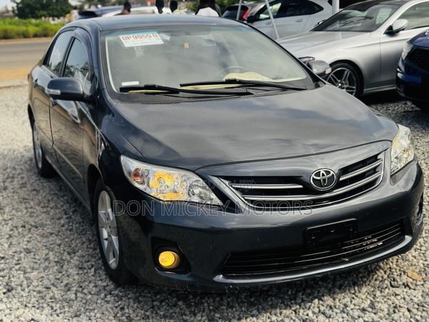 Toyota Corolla LE 4dr Sedan (1.8L 4cyl 4A) 2012 Gray