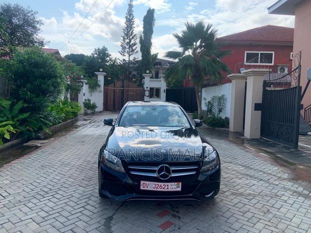 Mercedes-Benz C300 2018 Black