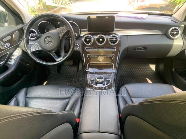 Mercedes-Benz C300 2018 Black