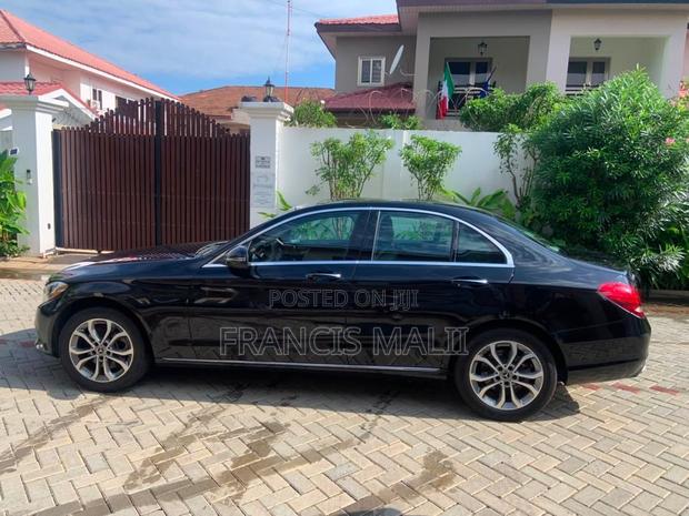 Mercedes-Benz C300 2018 Black