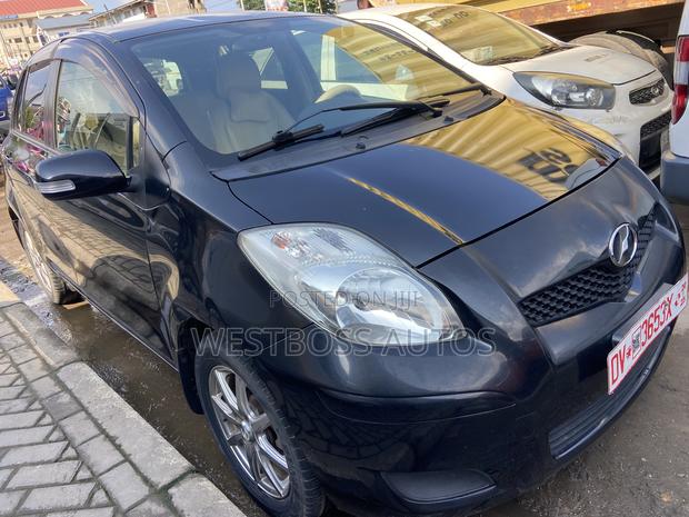 Toyota Vitz 1.3 FWD 3dr 2010 Black