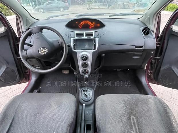 Toyota Vitz 2010