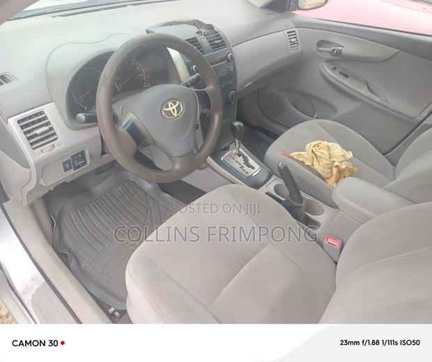 Toyota Corolla 2010 Silver