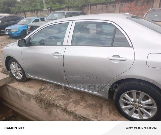 Toyota Corolla 2010 Silver