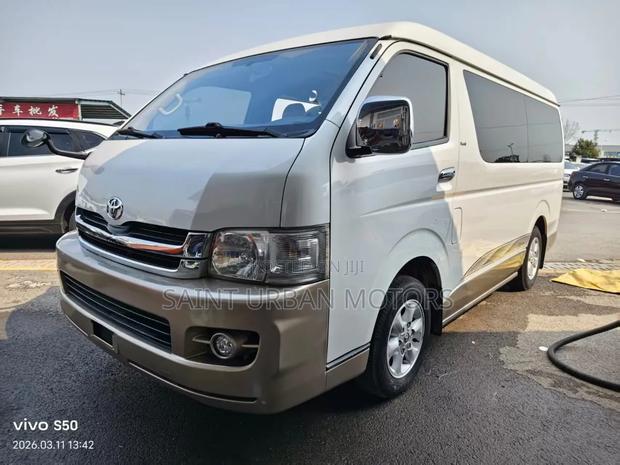 Toyota IST 2017 White