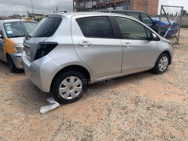 Toyota Vitz 2012 Silver