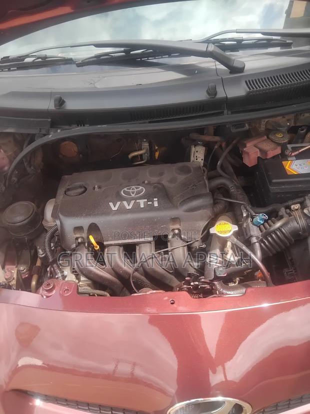 Toyota Vitz 2010 Burgundy