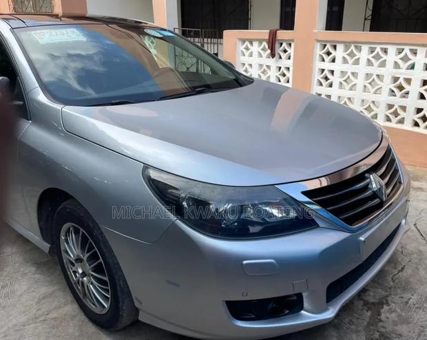 Renault Latitude 2012 Silver