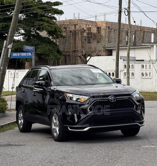 Toyota RAV4 Hybrid 2022 Blue