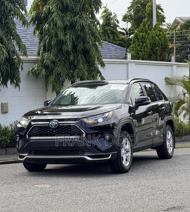 Toyota RAV4 Hybrid 2022 Blue